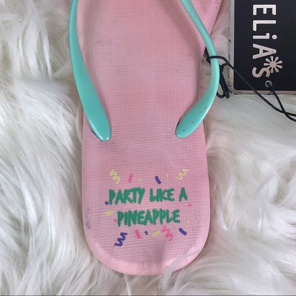 Delia*s Flip Flops - Picture 4 of 6